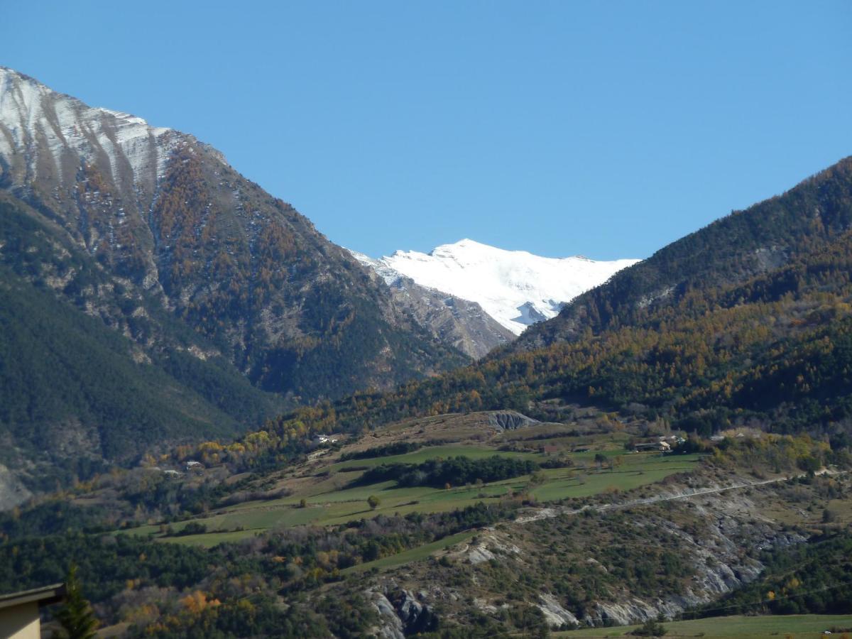 شقة Vue Sur Les Montagnes إمبرون المظهر الخارجي الصورة
